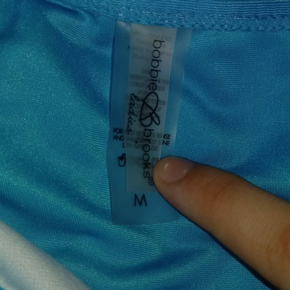 A teal swimming suit - Picture 3 of 3